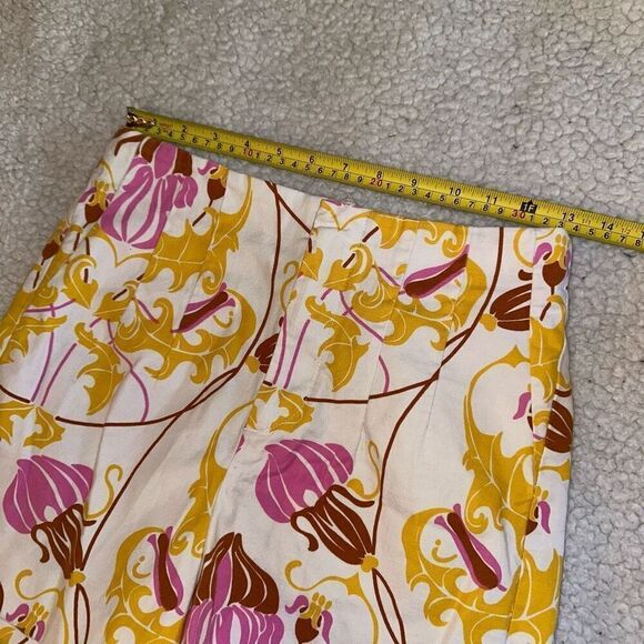 Zara Women’s White Pink Yellow Pleated High Waisted Shorts Size Small - Picture 5 of 9